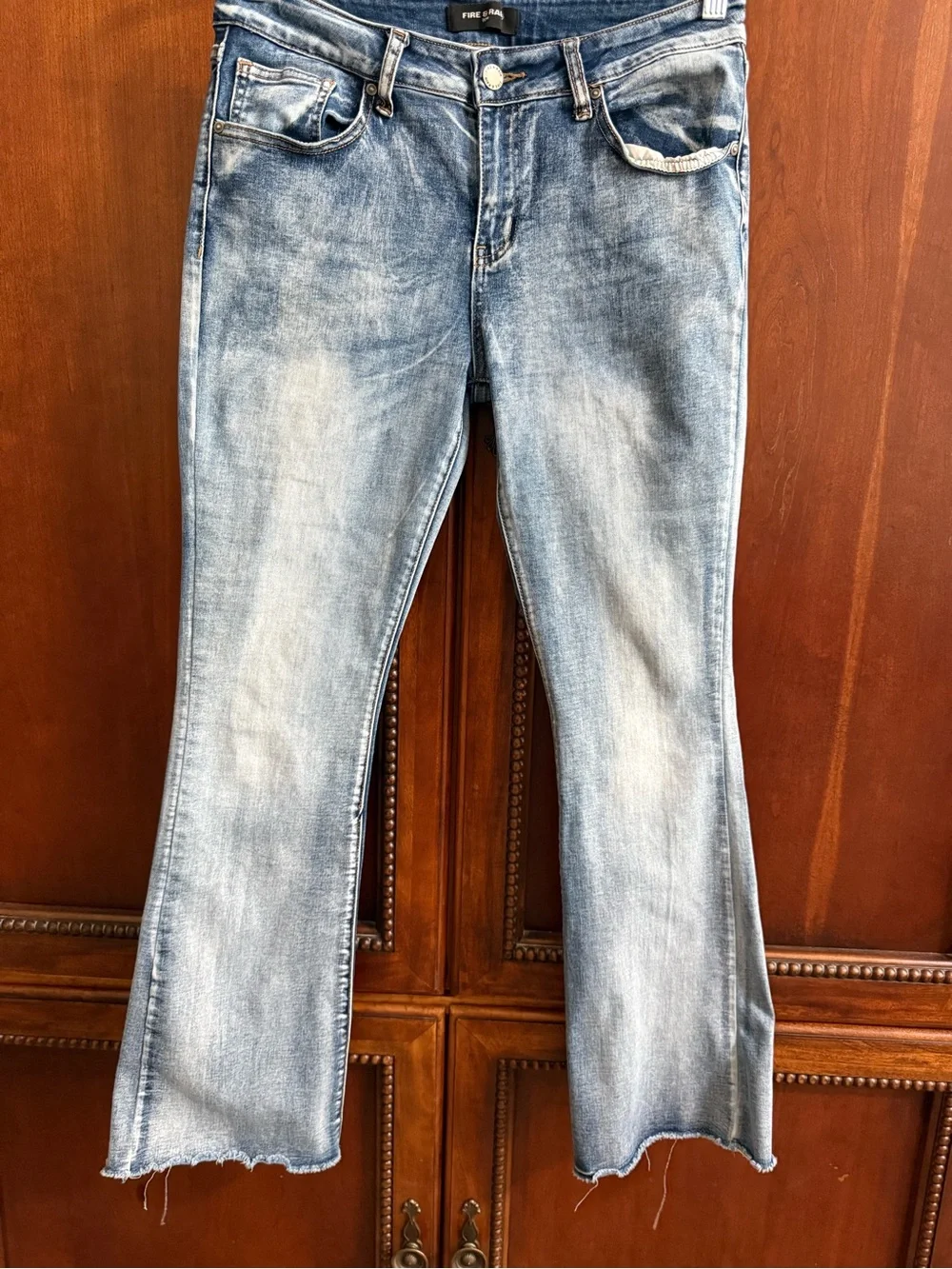 Women's Light Wash Cropped Straight Jeans